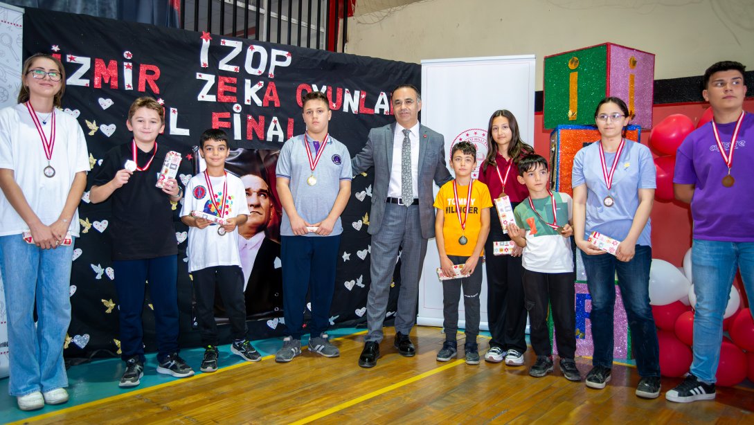 İzmir Zeka Oyunları Projesi İZOP İl Turnuvası Yapıldı Reversi Oyununda Şehit Mehmet Kıvık Anadolu Lisesi Öğrencimiz Ayşe ASLAN Birinci Oldu