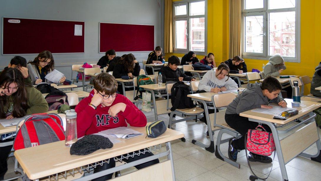 Şehit Kaymakam Muhammet Fatih Safitürk Anadolu İmam-hatip Lisesi Bünyesindeki Ortaokulumuzda Yabancı Dil Başarısı Değerlendirme Sınavı Gerçekleştirildi.