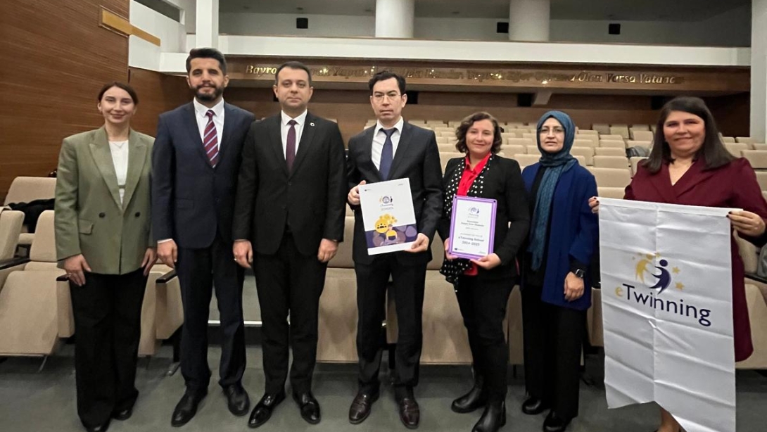 Gümüldür Hasan Eren İlkokulu'ndan Büyük Başarı: eTwinning Okul Etiketi